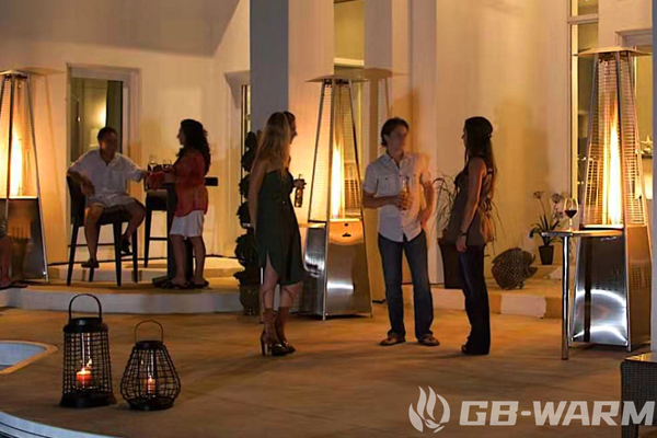 Beneficios de los calentadores de patio al aire libre para casas personalizadas y de lujo